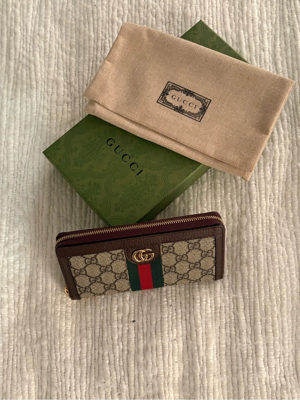 Gucci GG Supreme Zip Wallet in Beige Canvas with Green & Red Stripe